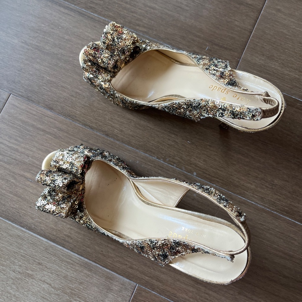 EUC Kate Spade ♠️ Golden sequin glitter Charm high heels 7 - Picture 4 of 12